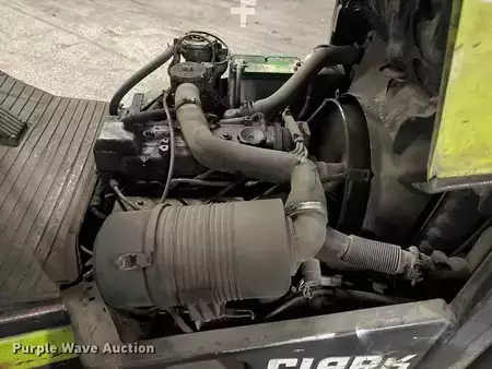 Montacargas GLP - Clark CGC30 (32)