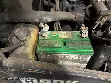 Montacargas GLP - Clark CGC30 (37)