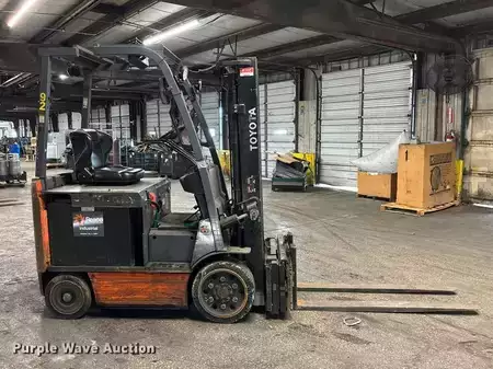 Diesel Forklifts - Toyota 8FBCU25 (4)