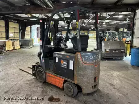 Diesel Forklifts - Toyota 8FBCU25 (7)