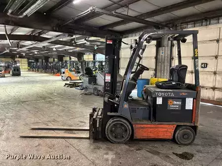 Diesel Forklifts - Toyota 8FBCU25 (8)