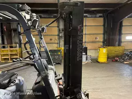 Propane Forklifts - Toyota 7FGCU25 (14)