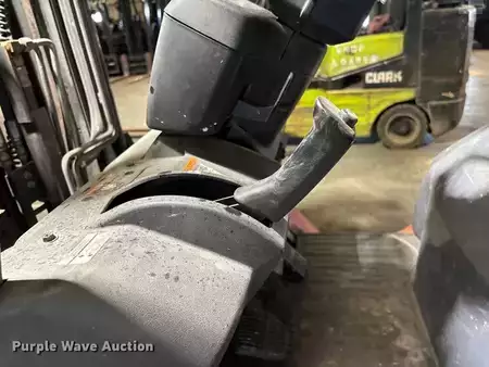 Propane Forklifts - Toyota 7FGCU25 (31)