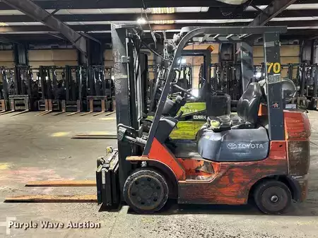 Propane Forklifts - Toyota 7FGCU25 (8)