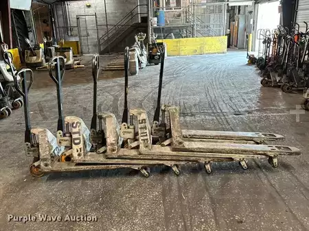 Diesel Forklifts - Crown pallet (4)
