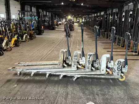Diesel Forklifts - Crown pallet (8)