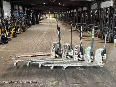 Diesel Forklifts - Crown pallet (8)