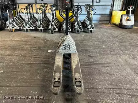 Diesel Forklifts - Crown pallet (2)