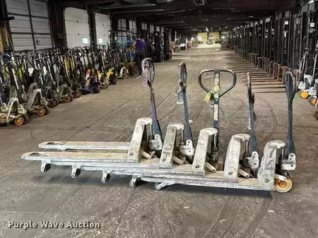 Diesel Forklifts - Crown pallet (8)