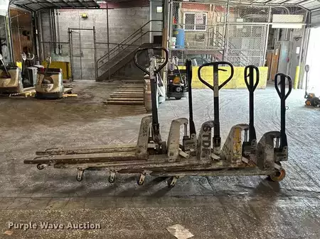 Diesel Forklifts - Crown pallet (8)