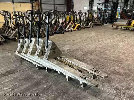 Diesel Forklifts - Crown pallet (3)