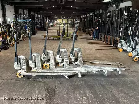 Diesel Forklifts - Crown pallet (4)
