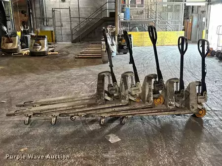 Diesel Forklifts - Crown pallet (8)