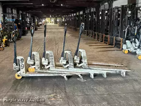 Diesel Forklifts - Crown pallet (4)