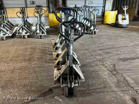Diesel Forklifts - Crown pallet (6)