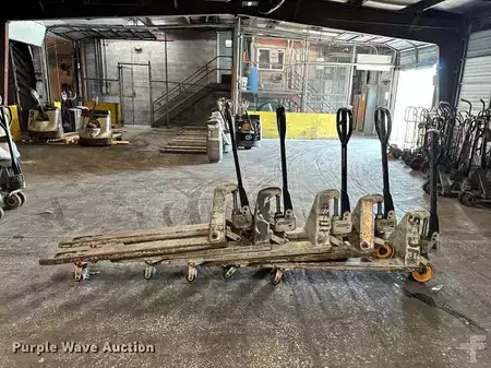 Diesel Forklifts - Crown pallet (8)