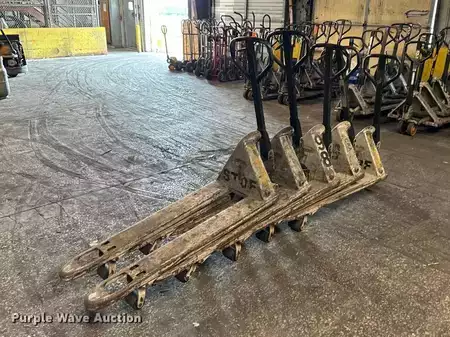 Diesel Forklifts - Crown pallet (1)