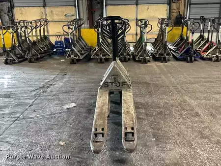 Diesel Forklifts - Crown pallet (2)