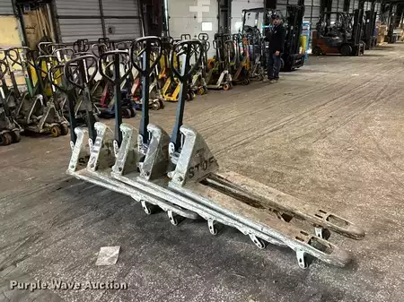 Diesel Forklifts - Crown pallet (3)