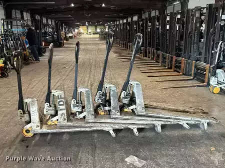 Diesel Forklifts - Crown pallet (4)