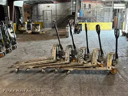 Diesel Forklifts - Crown pallet (8)