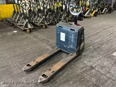 Diesel Forklifts - Crown WP3035-45 (1)