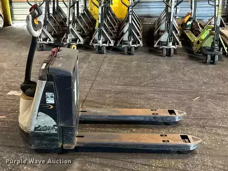 Diesel Forklifts - Crown WP3035-45 (4)