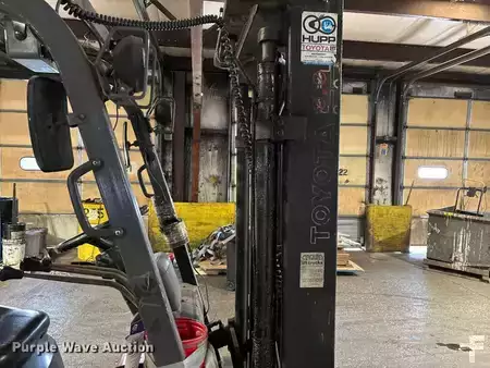 Propane Forklifts - Toyota 7FGCU25 (16)