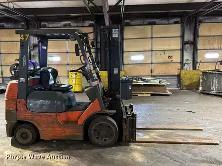 Propane Forklifts - Toyota 7FGCU25 (4)