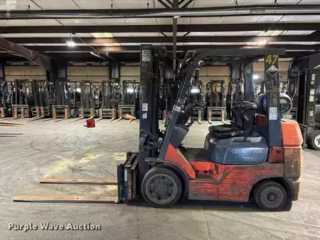 Propane Forklifts - Toyota 7FGCU25 (8)