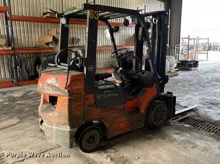 Propane Forklifts - Toyota 7FGCU25 (5)