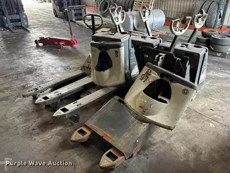 Diesel Forklifts - Crown WP3035-45 (1)