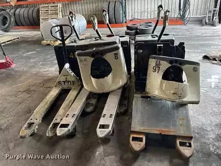 Diesel Forklifts - Crown WP3035-45 (2)