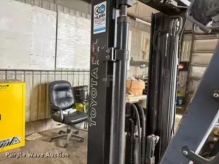 Propane Forklifts - Toyota 7FGCU25 (10)