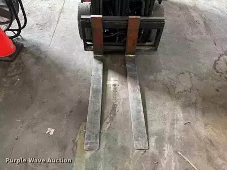 Propane Forklifts - Toyota 7FGCU25 (16)