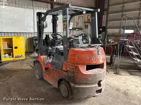 Propane Forklifts - Toyota 7FGCU25 (7)