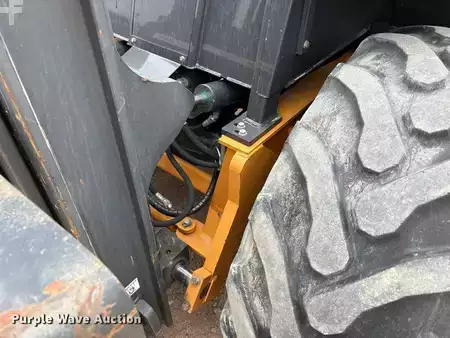 Montacargas diésel 2019  Case 588H (12)