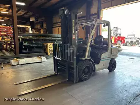 Montacargas GLP 2015  Nissan PF70 (1)