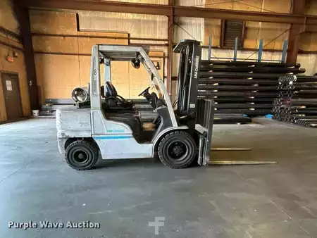 Montacargas GLP 2015  Nissan PF70 (4)