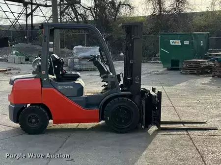 Propane Forklifts - Toyota 8FGU30 (4)