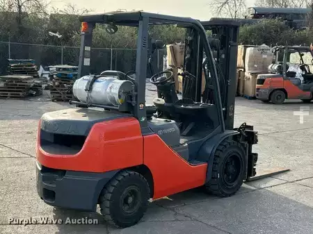 Propane Forklifts - Toyota 8FGU30 (5)