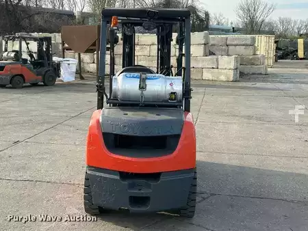 Propane Forklifts - Toyota 8FGU30 (6)