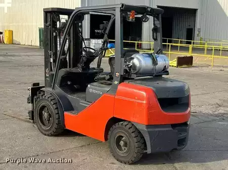 Propane Forklifts - Toyota 8FGU30 (7)