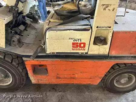 Montacargas diésel - Nissan EH02A25V (25)
