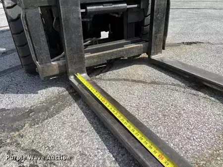 Propane Forklifts - Clark CGP30 (13)