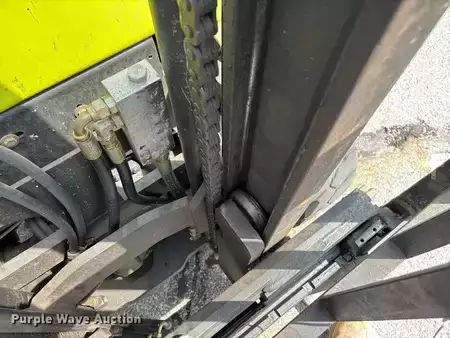 Propane Forklifts - Clark CGP30 (16)