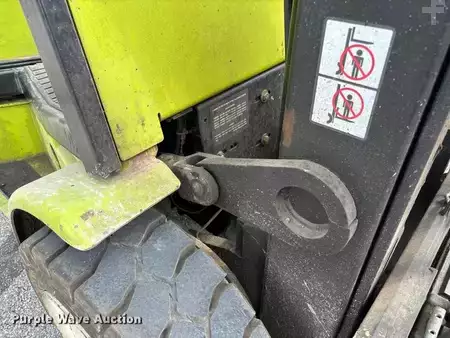 Propane Forklifts - Clark CGP30 (22)
