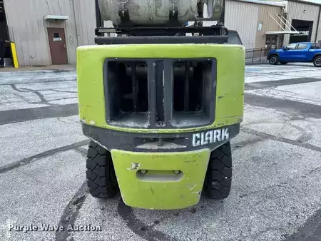Propane Forklifts - Clark CGP30 (27)