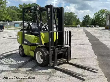 Propane Forklifts - Clark CGP30 (3)