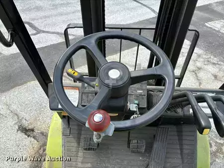 Propane Forklifts - Clark CGP30 (33)